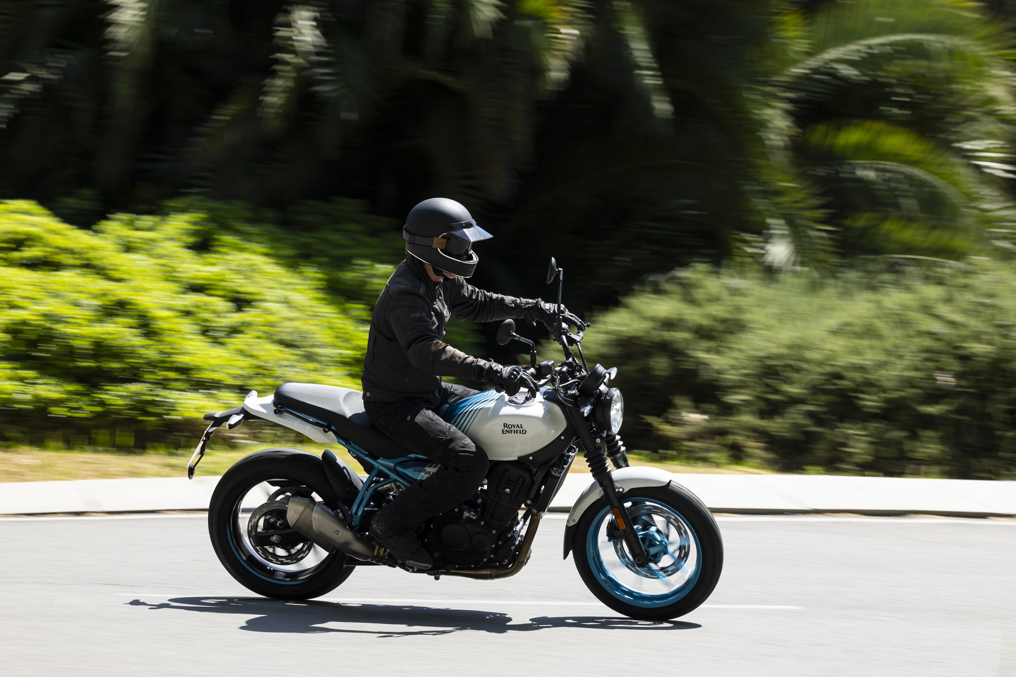 ROYAL ENFIELD ภูมิใจนำเสนอ GUERRILLA 450 !พร้อมสนุกไปกับทุกการเดินทางกับโรดสเตอร์รุ่นใหม่ล่าสุด